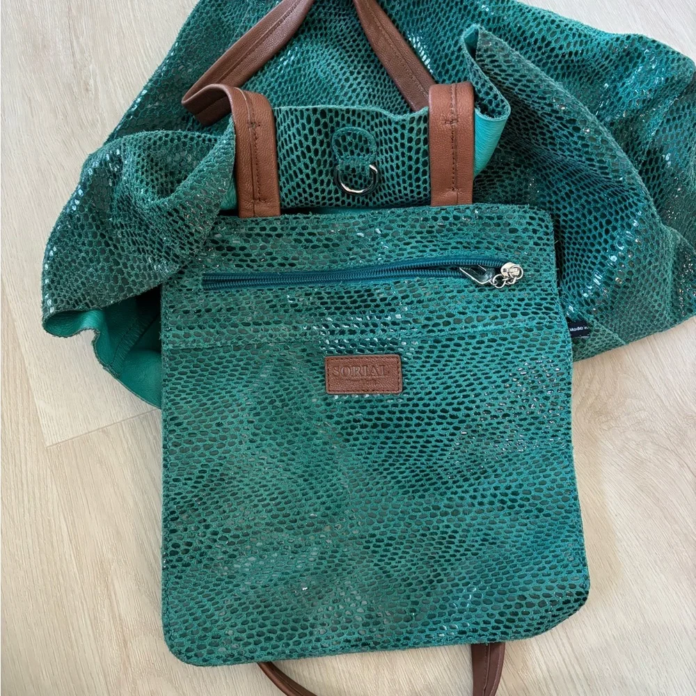 Barely used, Sorial Green and Brown Hobo Bag with Textured Design - Picture 4 of 6